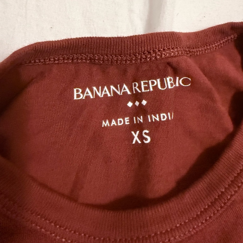 Banana Republic Rust Tee - XS